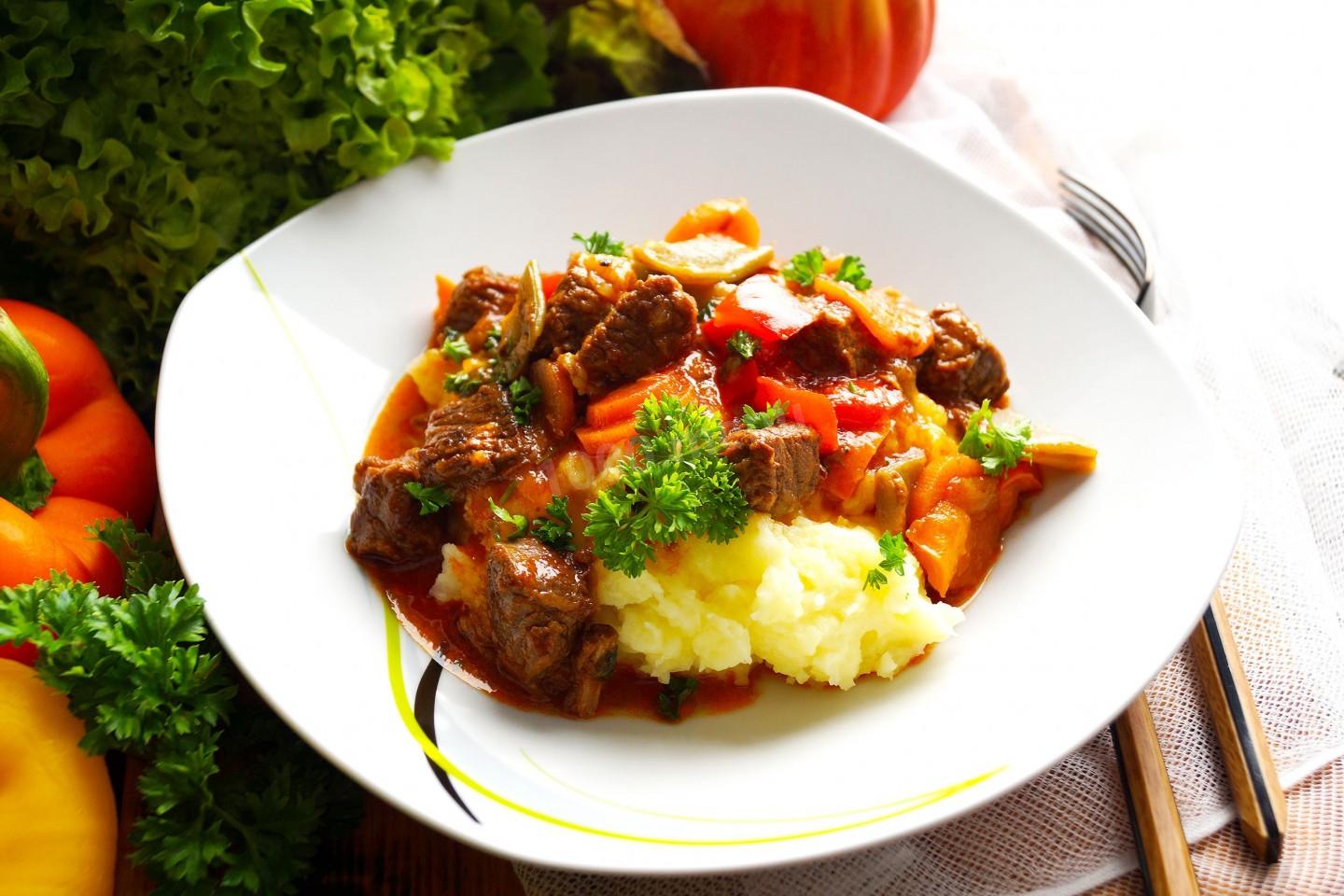 Шаг 13 приготовления Мясо с стручковой фасолью на сковороде