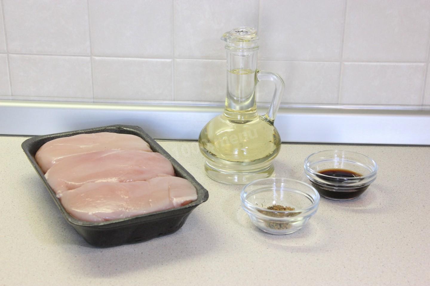 Шаг 1 приготовления Куриные грудки на сковороде гриль
