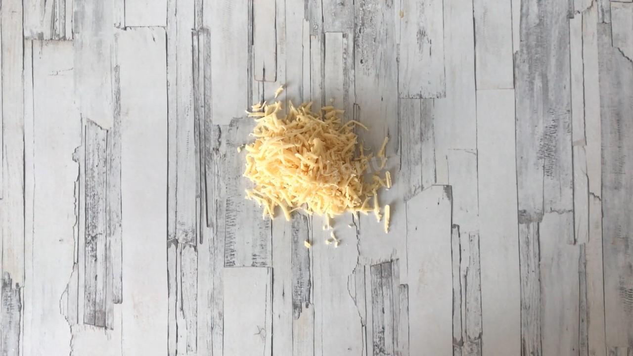 Шаг 2 приготовления Куриное филе кусочками в духовке запеченное с сыром