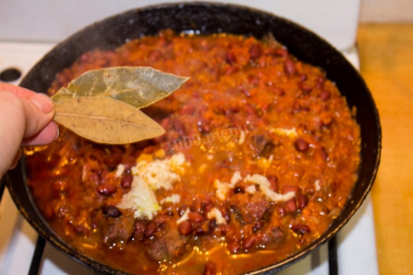 Шаг 20 приготовления Мясо с фасолью в томатном соусе тушеные