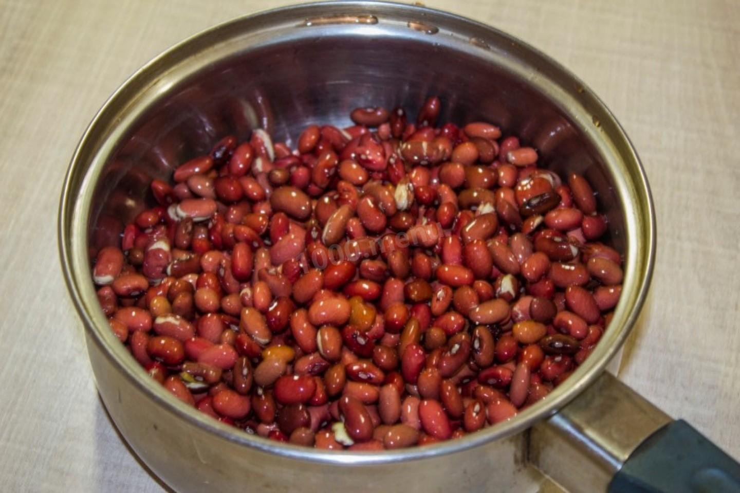 Шаг 4 приготовления Мясо с фасолью в томатном соусе тушеные