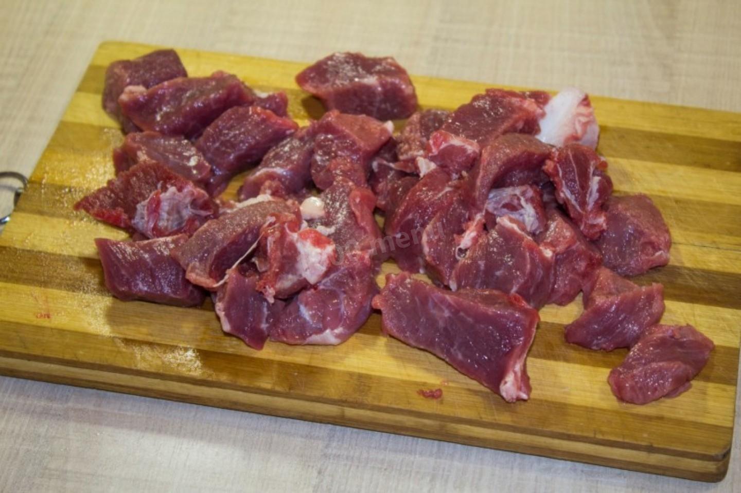 Шаг 5 приготовления Мясо с фасолью в томатном соусе тушеные