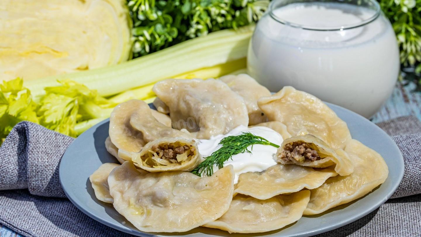 Шаг 22 приготовления Вареники с капустой и фаршем