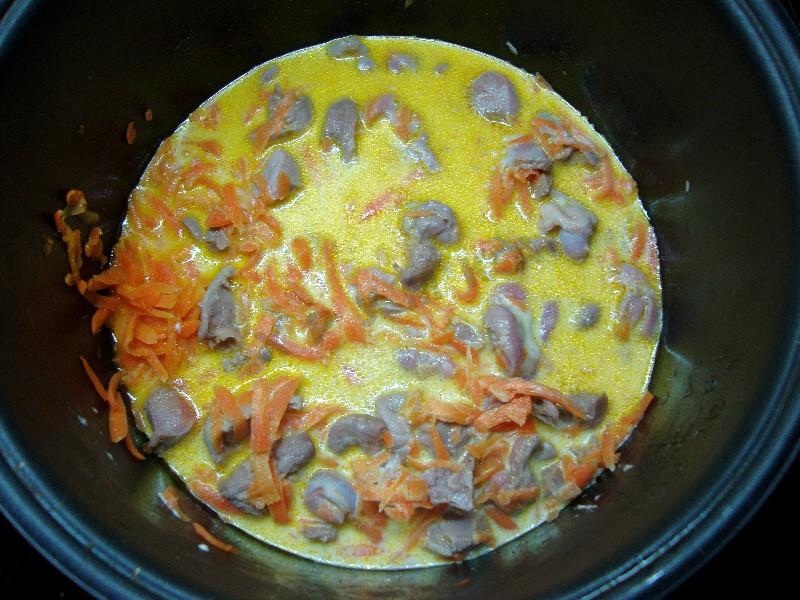 Шаг 5 приготовления Куриные желудочки в мультиварке