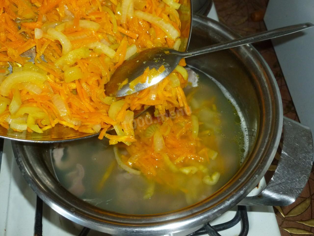 Шаг 10 приготовления Гуляш из куриных желудков