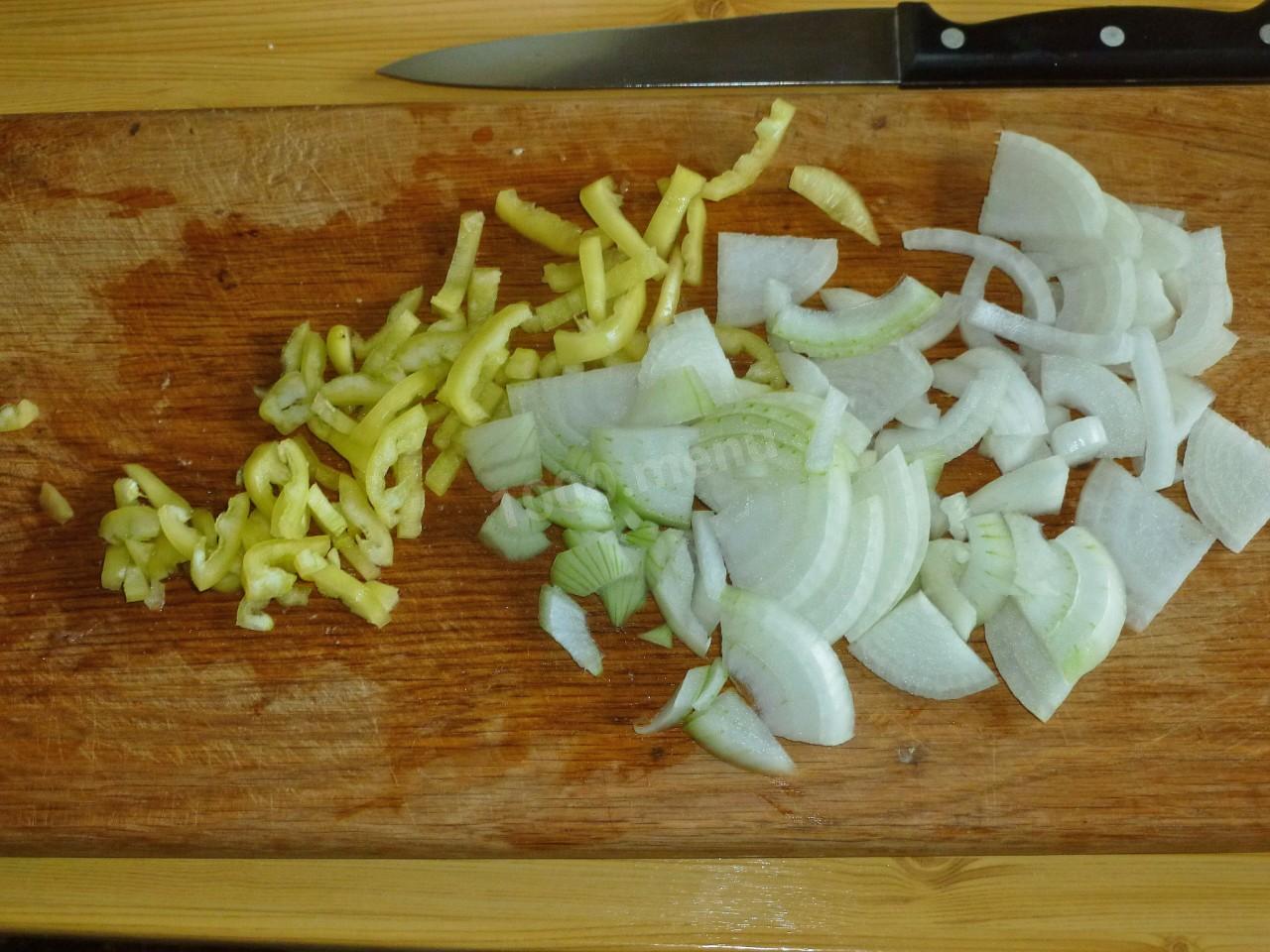 Шаг 4 приготовления Гуляш из куриных желудков