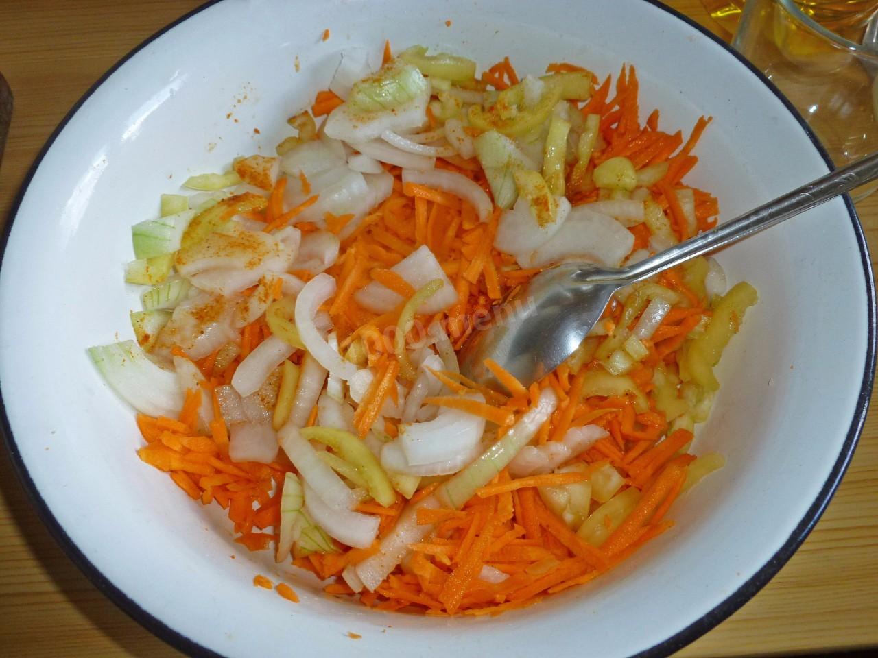 Шаг 8 приготовления Гуляш из куриных желудков