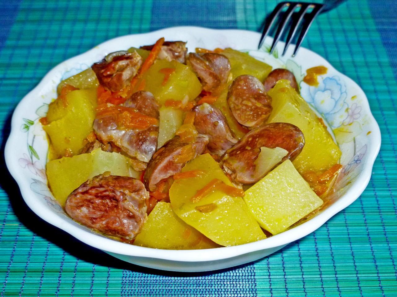 Обложка рецепта Куриные сердечки с картошкой в мультиварке