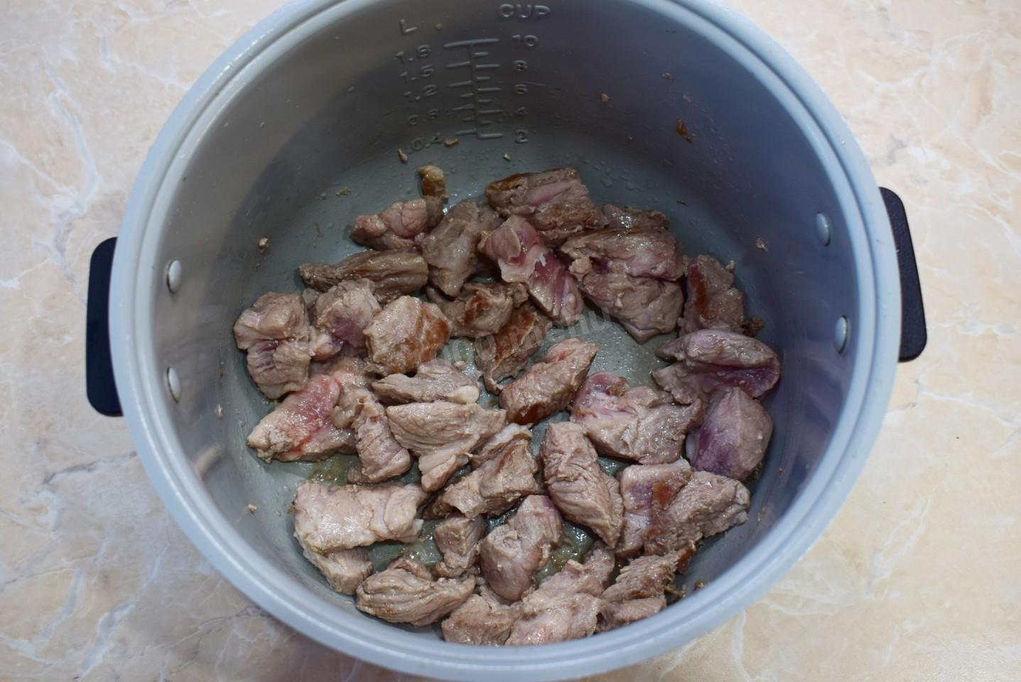 Шаг 2 приготовления Булгур с мясом в мультиварке