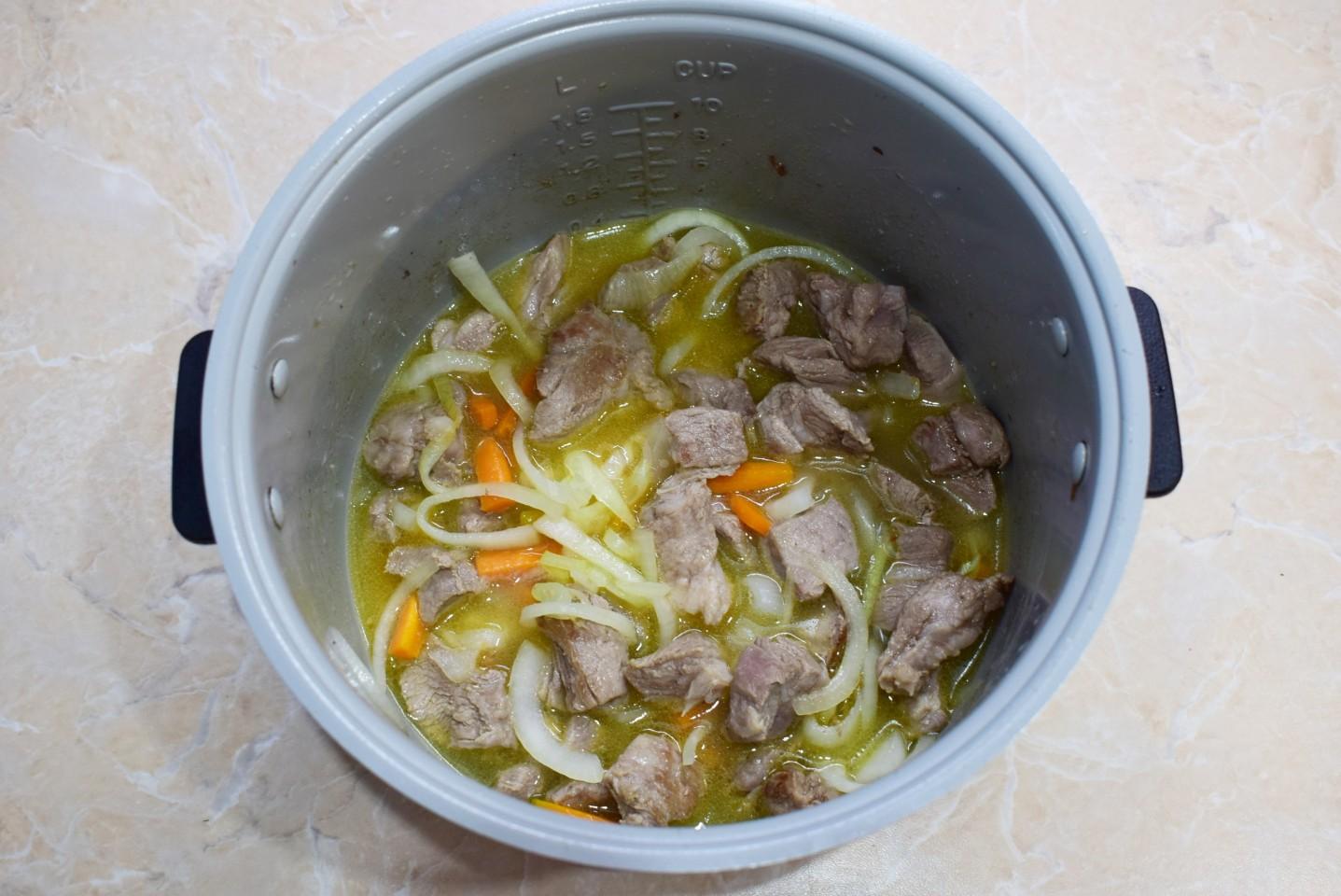 Шаг 5 приготовления Булгур с мясом в мультиварке