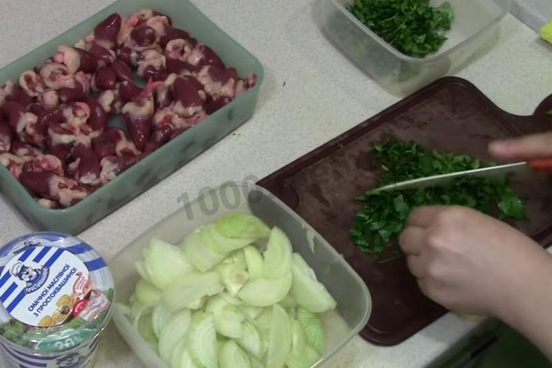 Шаг 3 приготовления Сердце куриное тушеное
