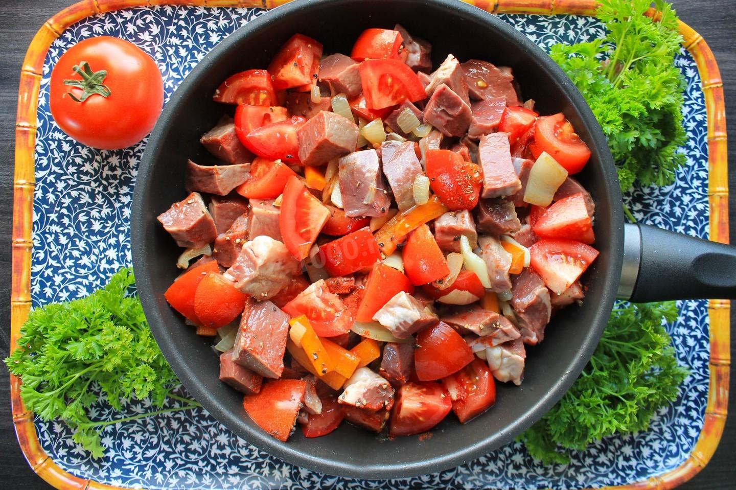 Шаг 9 приготовления Тушеное говяжье сердце с овощами
