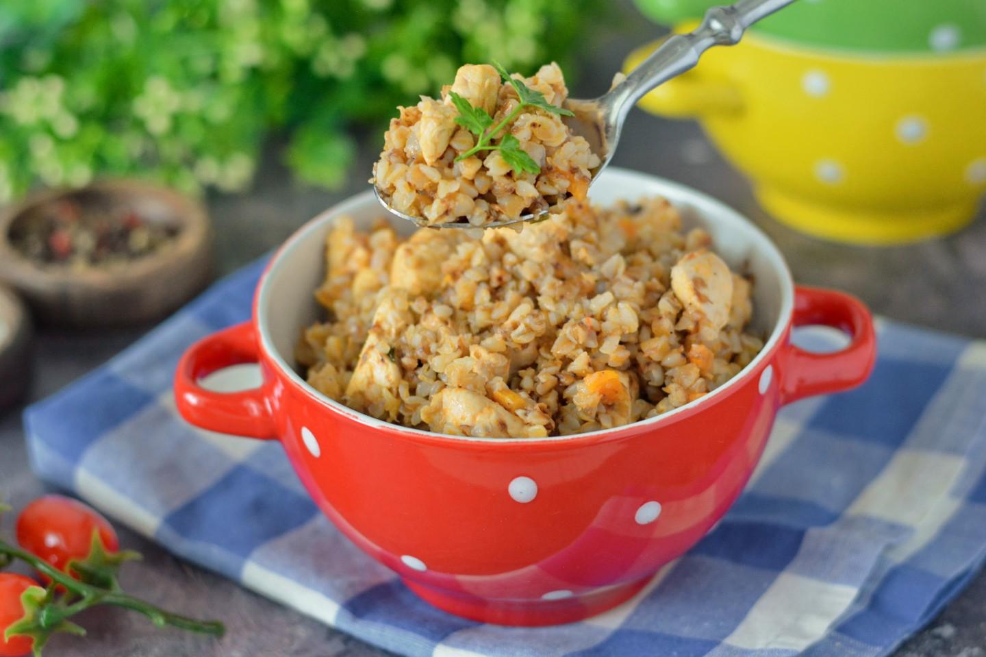 Шаг 10 приготовления Гречневая каша с курицей в мультиварке