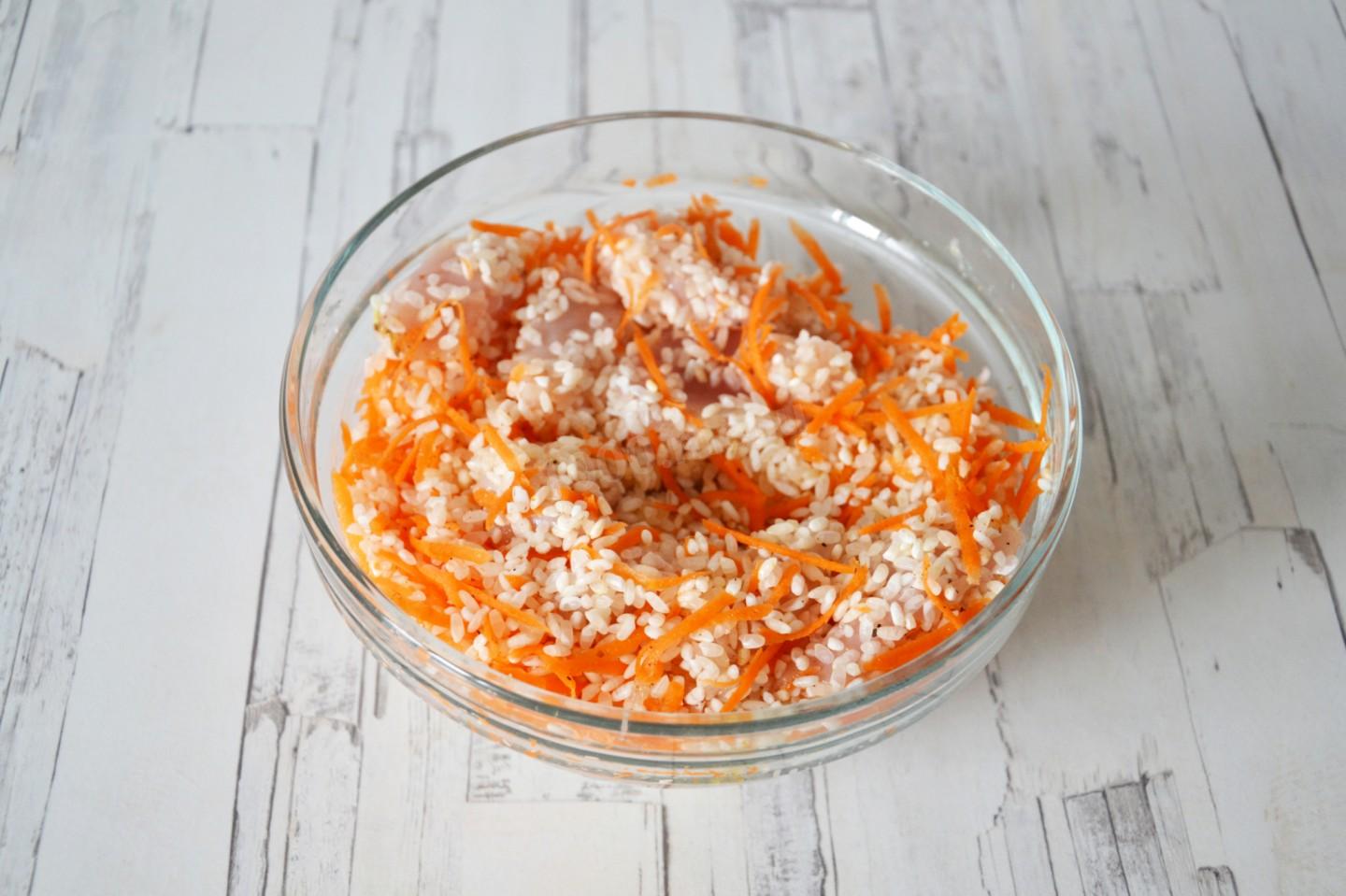 Шаг 6 приготовления Рис в горшочках с курицей