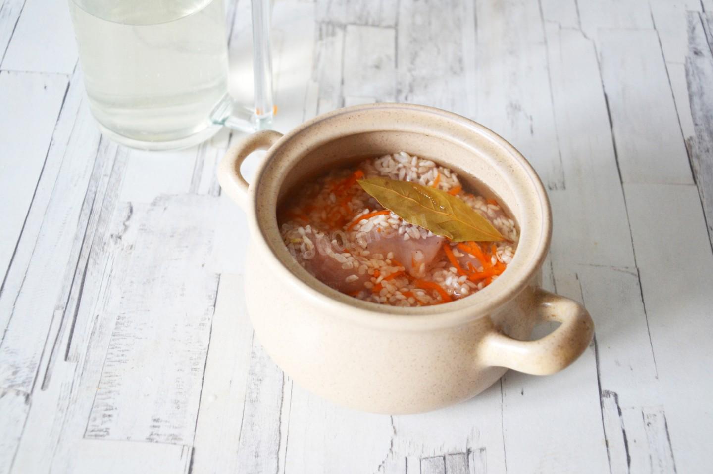Шаг 8 приготовления Рис в горшочках с курицей