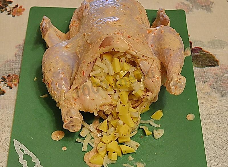 Шаг 6 приготовления Курица фаршированная картошкой в духовке в рукаве