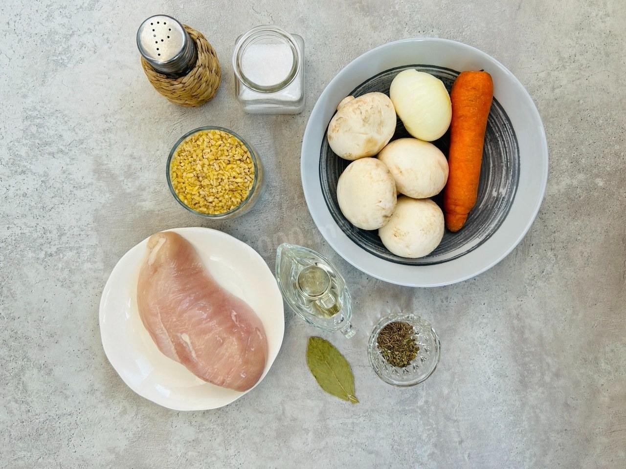 Шаг 1 приготовления Булгур с курицей и грибами