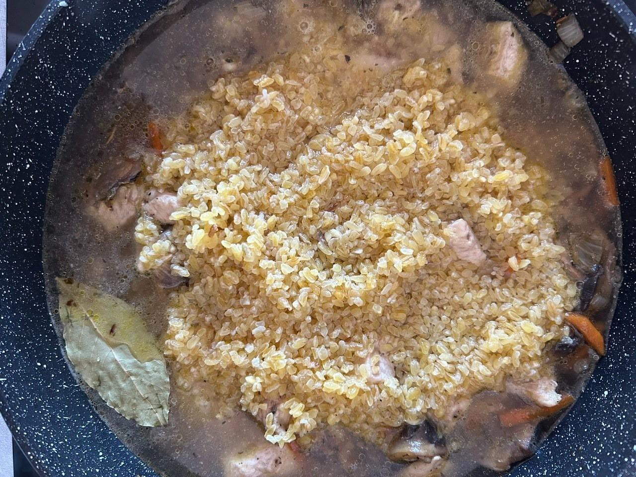 Шаг 9 приготовления Булгур с курицей и грибами