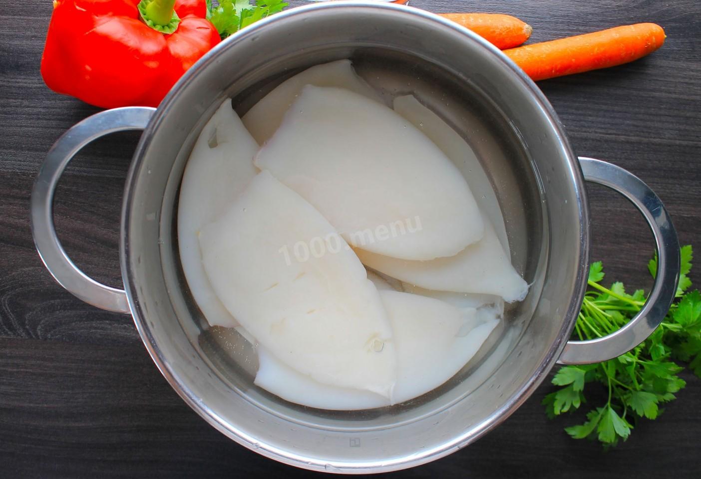 Шаг 2 приготовления Кальмары фаршированные рисом и овощами