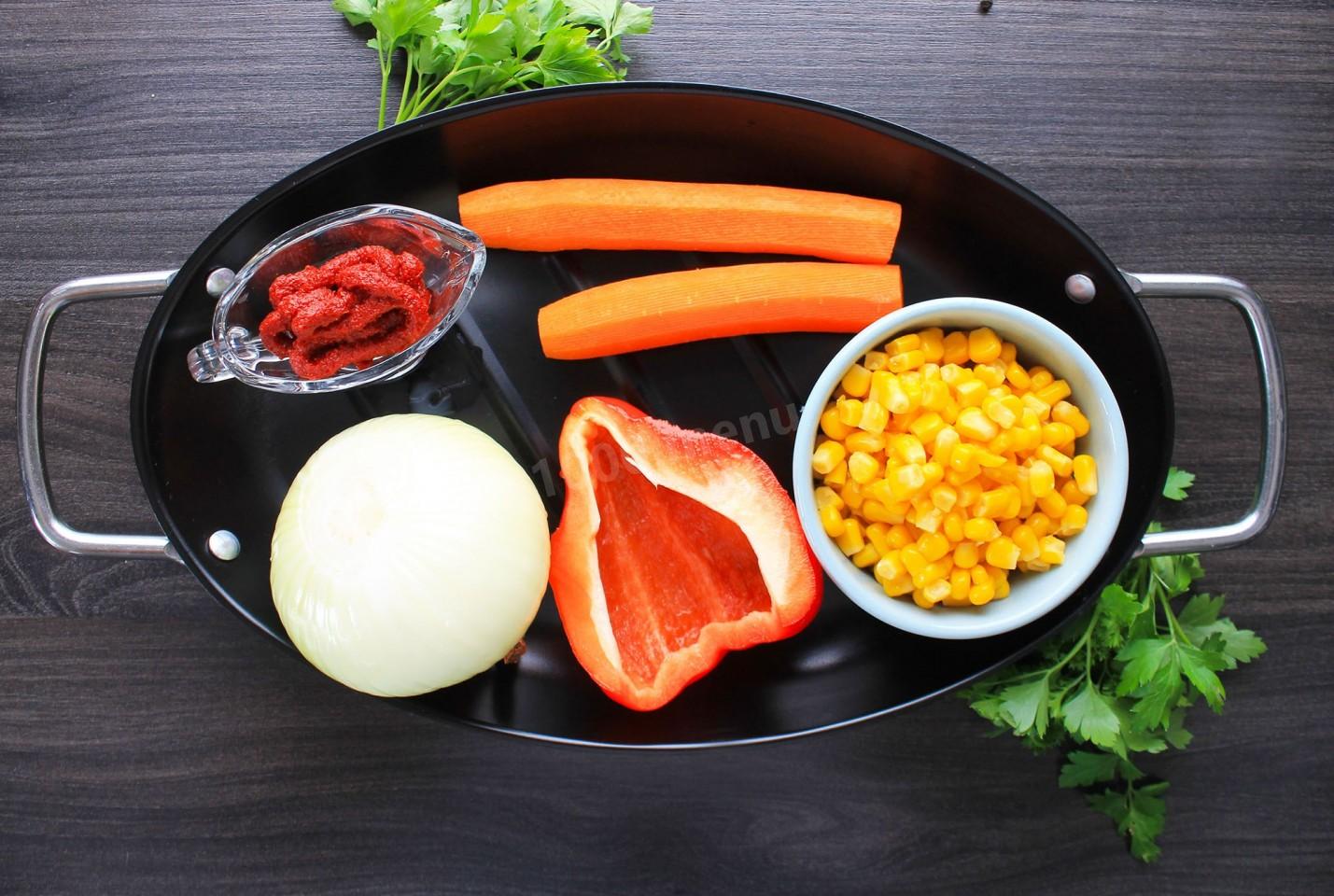 Шаг 4 приготовления Кальмары фаршированные рисом и овощами