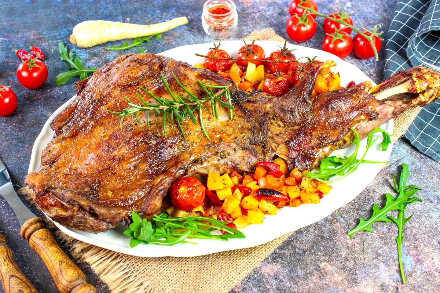 Шаг 7 приготовления Нога дикого кабана в духовке с овощами