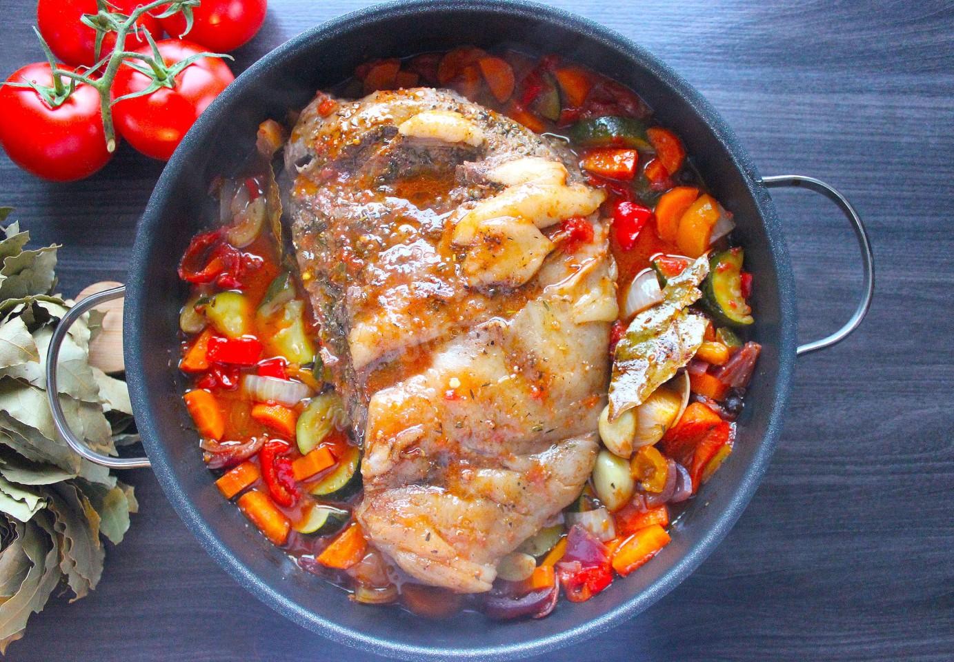 Шаг 9 приготовления Рёбра дикого кабана с овощами в духовке