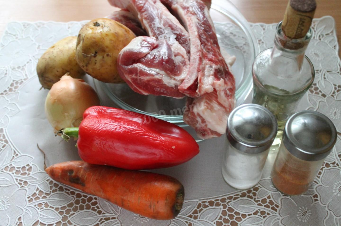 Шаг 1 приготовления Овощное рагу с мясом кабачками и картошкой в духовке