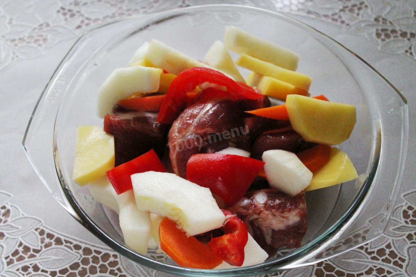 Шаг 5 приготовления Овощное рагу с мясом кабачками и картошкой в духовке