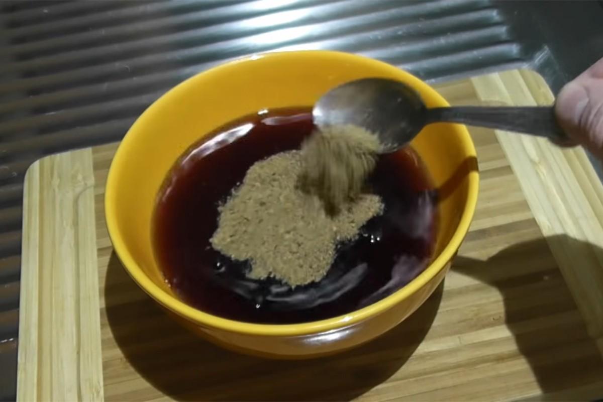 Шаг 4 приготовления Мясо кабана в духовке с соусом