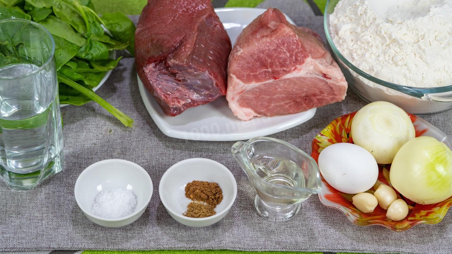 Шаг 1 приготовления Сибирские пельмени со шпинатом и мясным фаршем