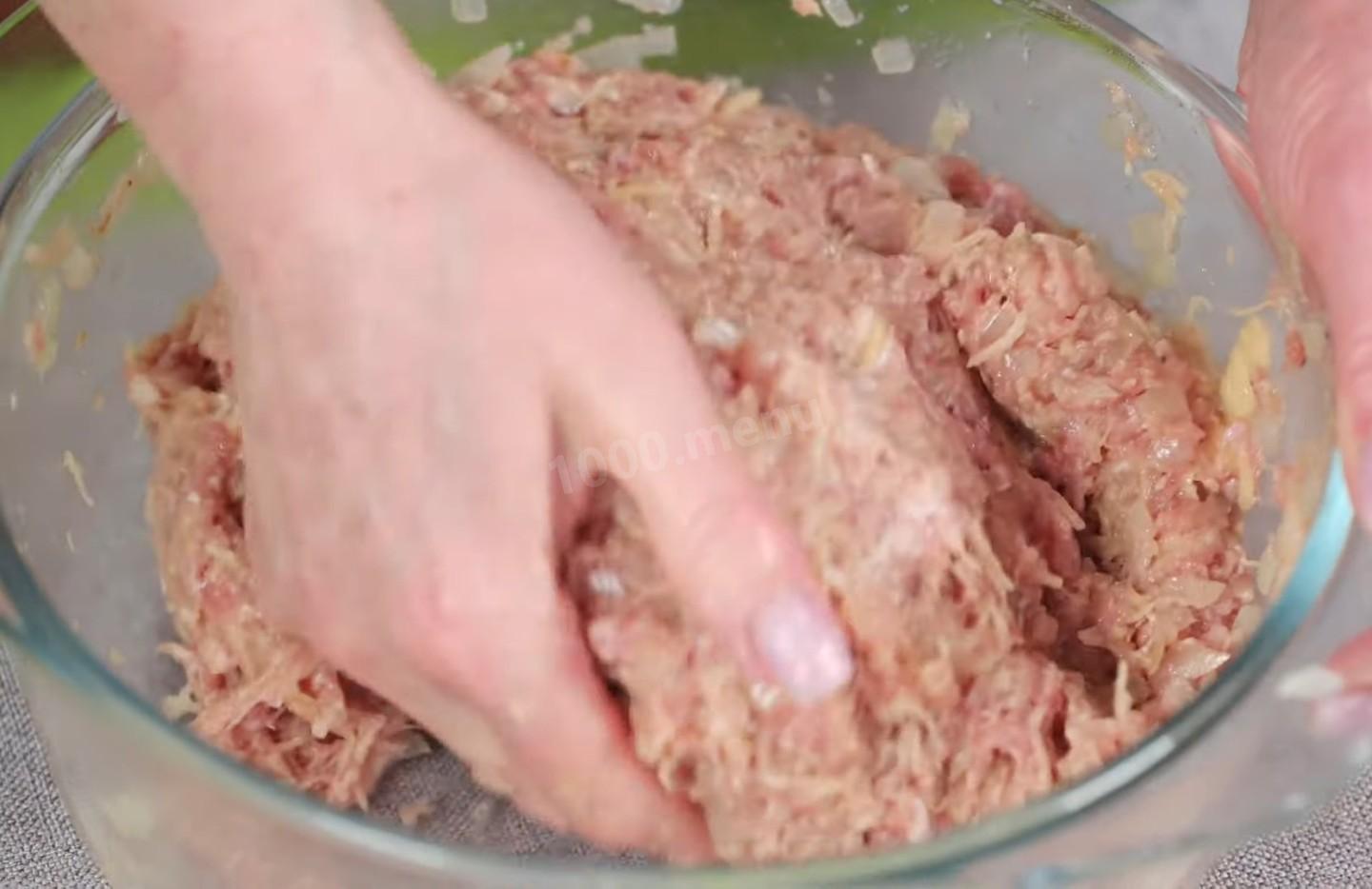 Шаг 7 приготовления Котлеты из смешанного мясного фарша с овощами