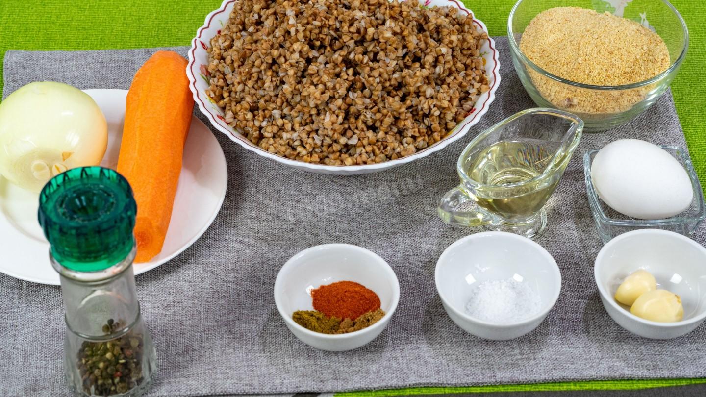 Шаг 1 приготовления Котлеты из гречки с овощами