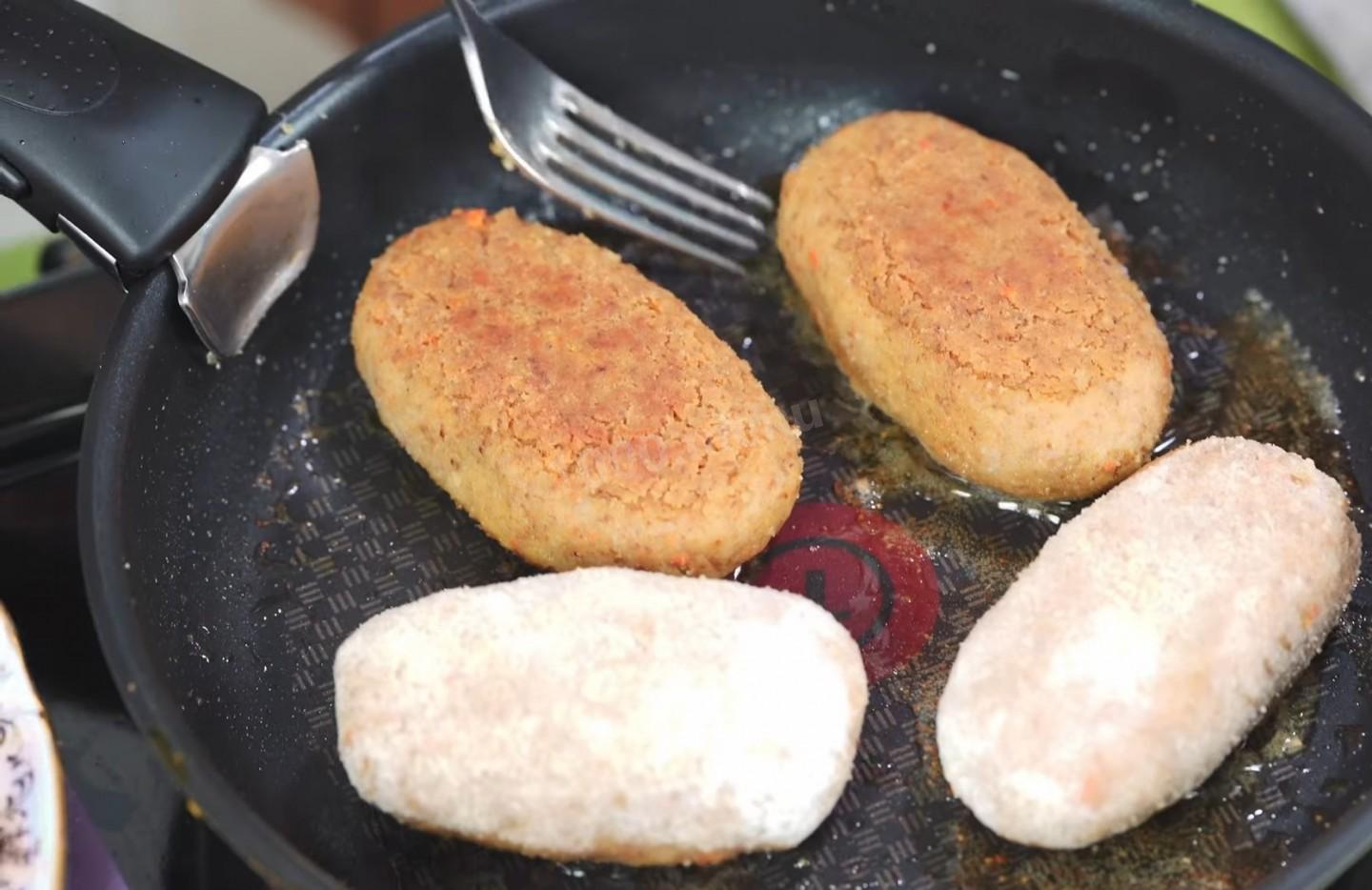 Шаг 10 приготовления Котлеты из гречки с овощами