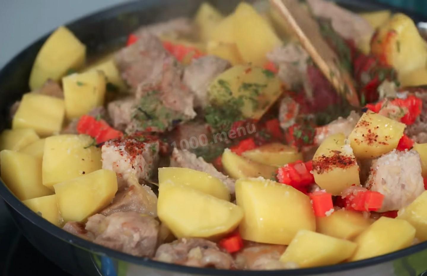 Шаг 12 приготовления Жаркое с мясом свинины и картофелем по-сибирски