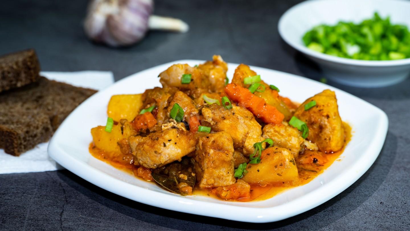 Шаг 15 приготовления Жаркое с мясом свинины и картофелем по-сибирски
