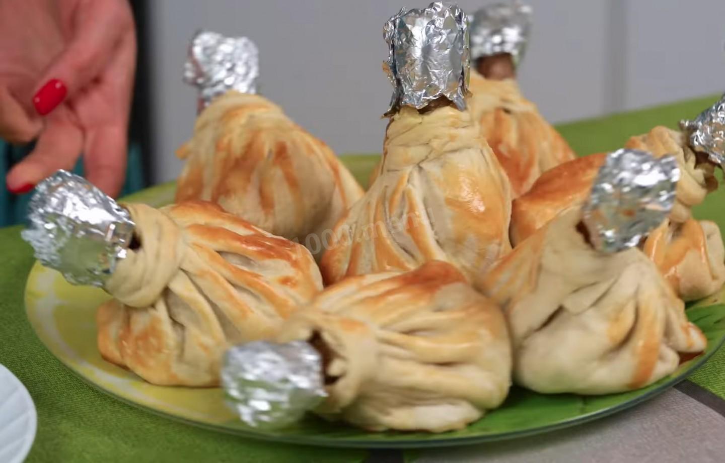 Шаг 16 приготовления Куриные голени запеченные в мешочках из теста