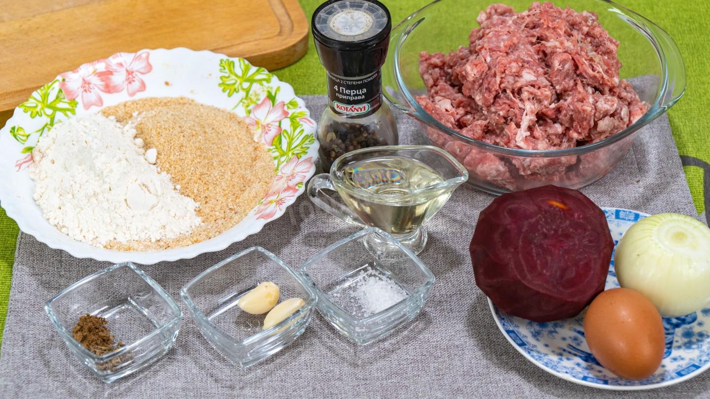 Шаг 1 приготовления Котлеты со свеклой и мясным фаршем