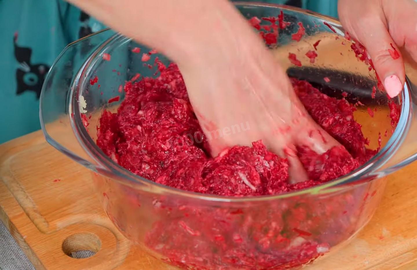 Шаг 7 приготовления Котлеты со свеклой и мясным фаршем