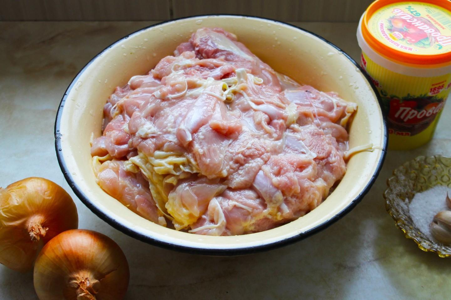 Шаг 1 приготовления Куриные окорочка на мангале
