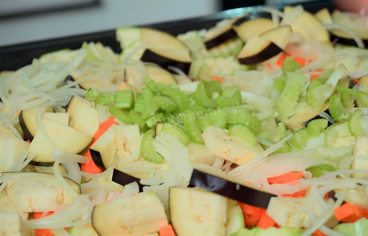 Шаг 4 приготовления Овощное рагу с кабачками и баклажанами и моцареллой
