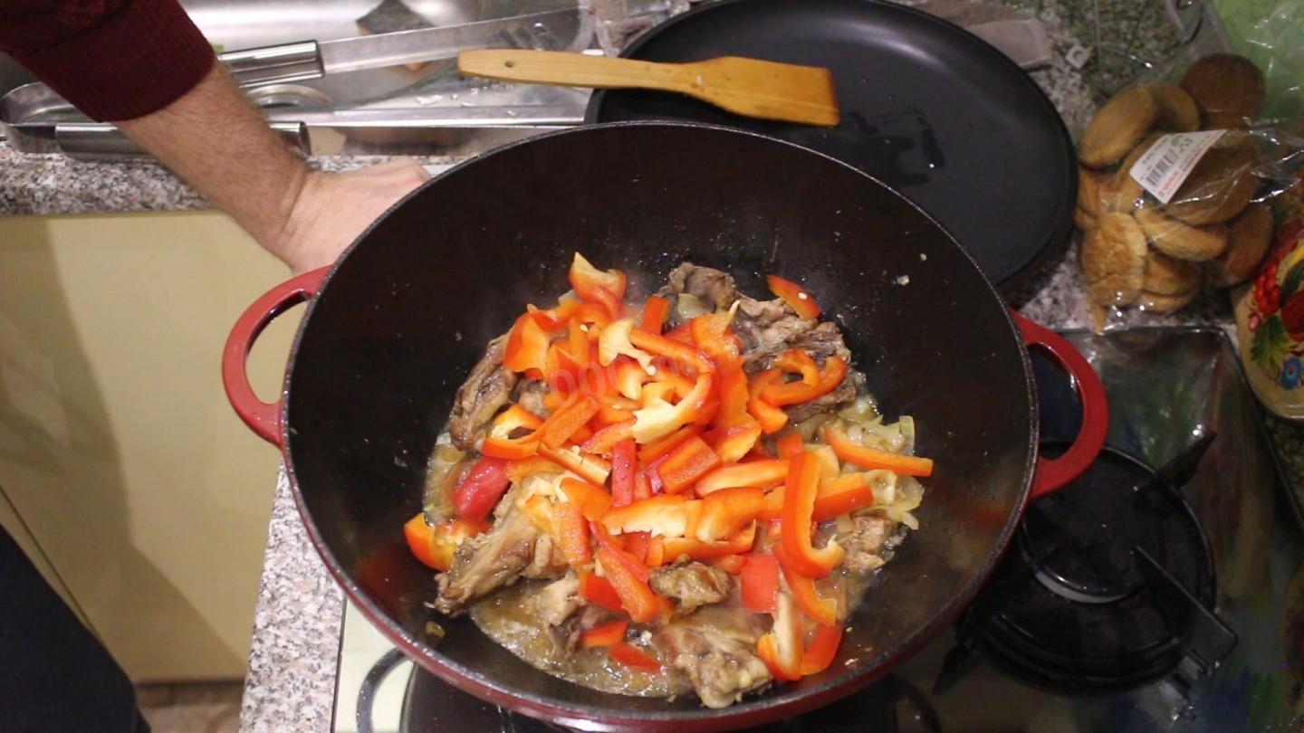 Шаг 8 приготовления Чахохбили из фазана