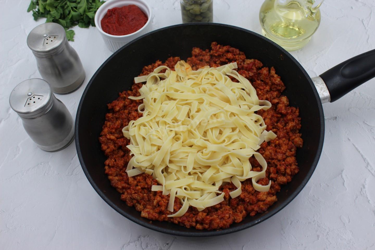 Шаг 6 приготовления Паста с каперсами