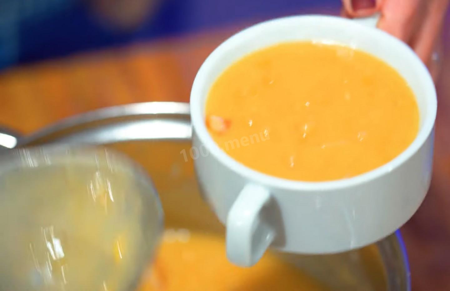 Шаг 18 приготовления Гороховая каша с сырокопченым беконом и луком