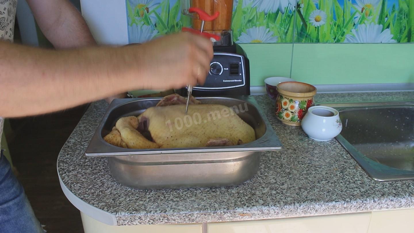 Шаг 3 приготовления Утка гриль на вертеле