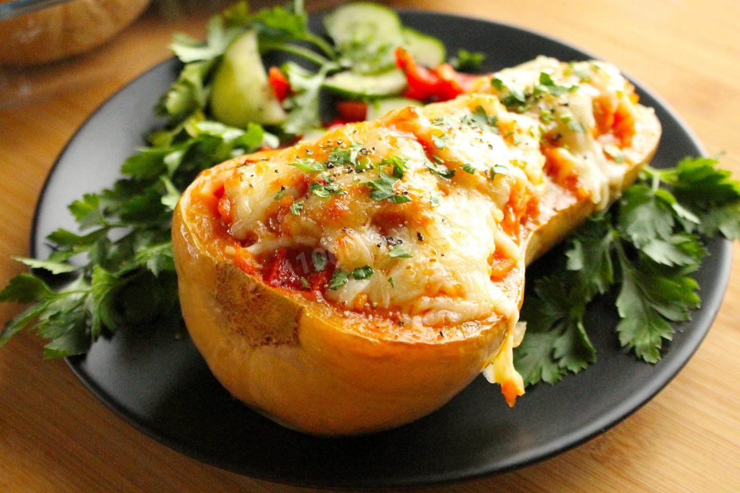 Шаг 19 приготовления Мускатная тыква фаршированная пикантной курицей и рисом