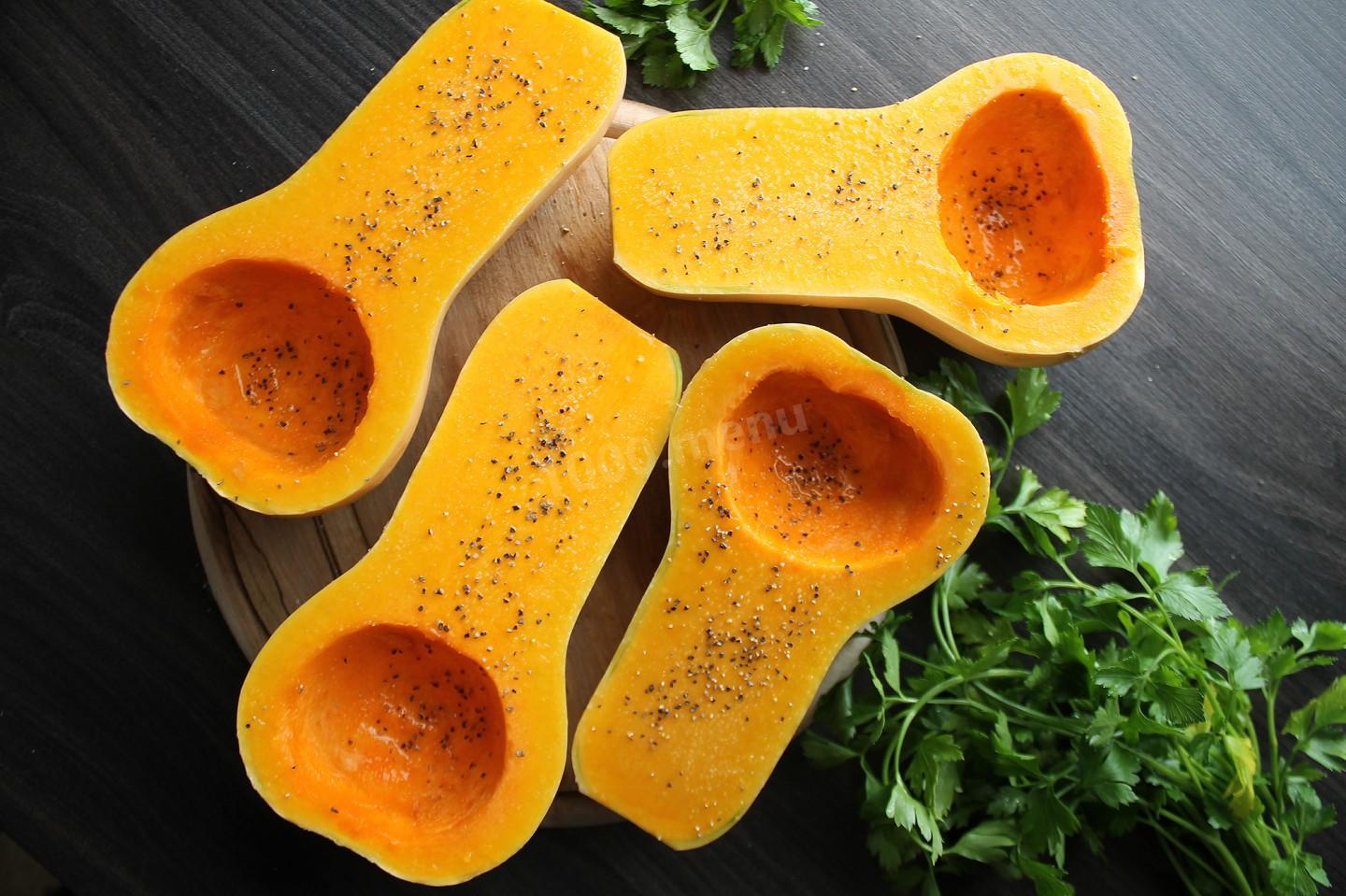Шаг 4 приготовления Мускатная тыква фаршированная пикантной курицей и рисом