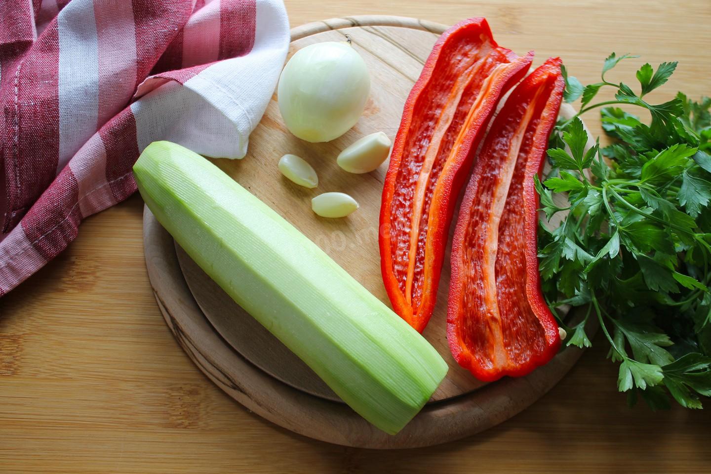 Шаг 6 приготовления Мускатная тыква фаршированная пикантной курицей и рисом