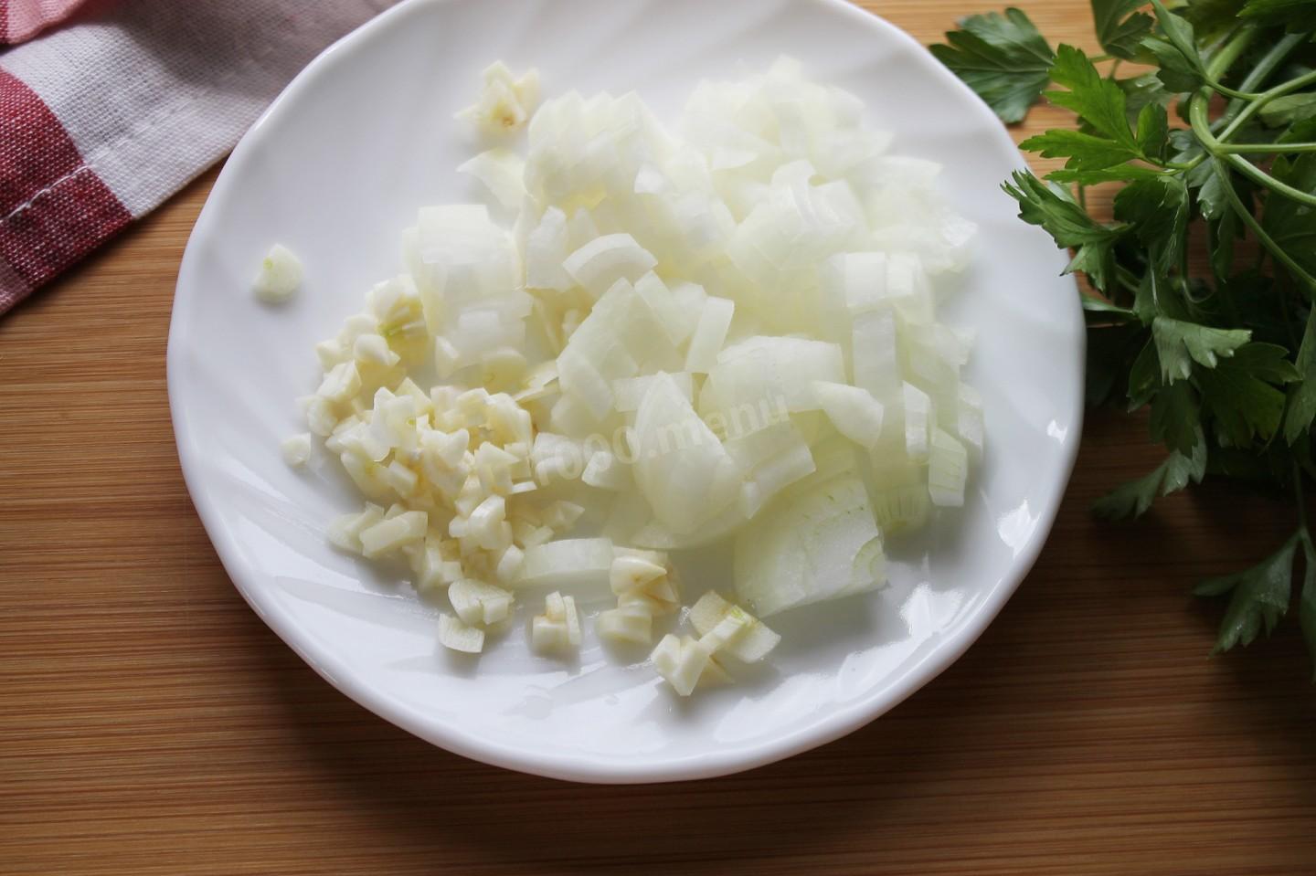 Шаг 7 приготовления Мускатная тыква фаршированная пикантной курицей и рисом