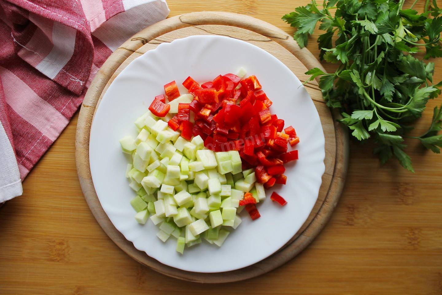 Шаг 8 приготовления Мускатная тыква фаршированная пикантной курицей и рисом