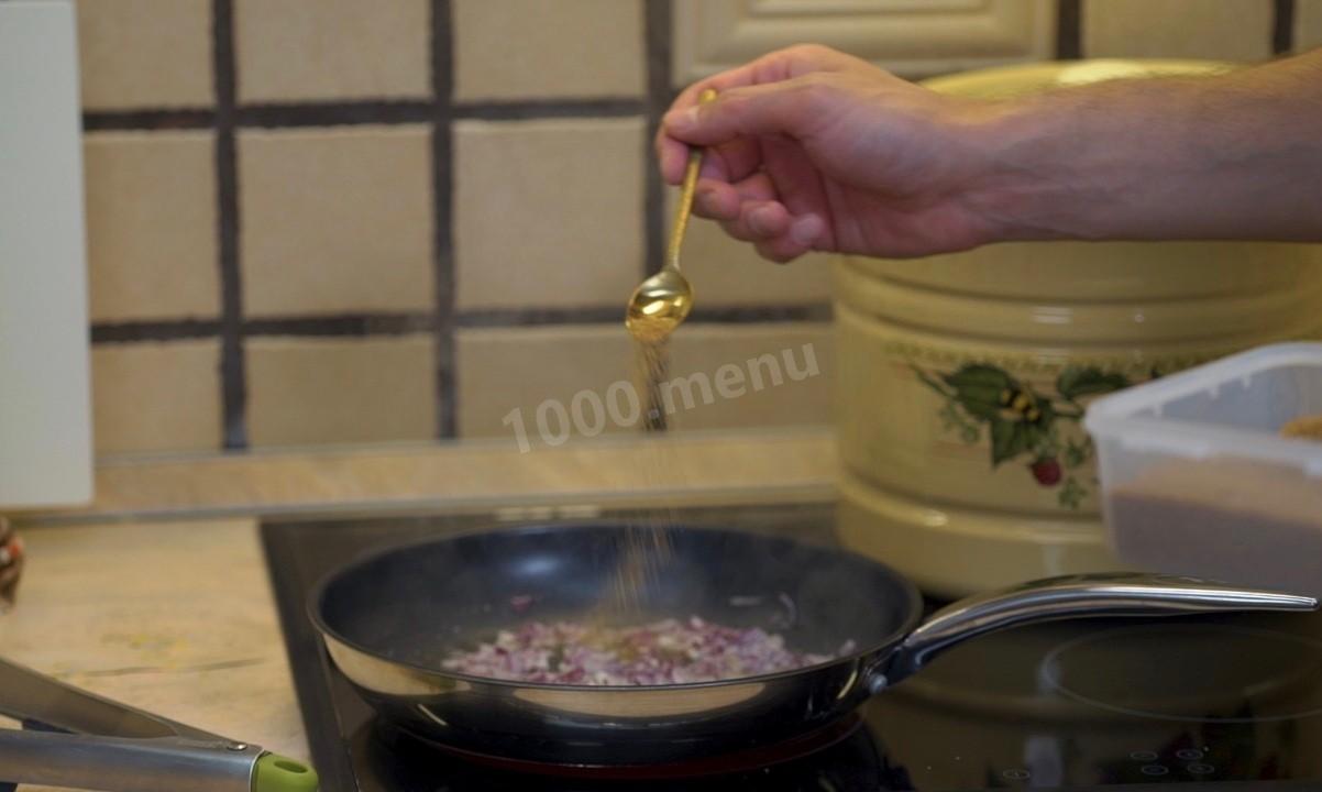 Шаг 5 приготовления Осьминог в томатном соусе в духовке